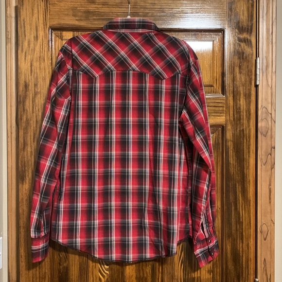 Wrangler button down - Picture 3 of 4